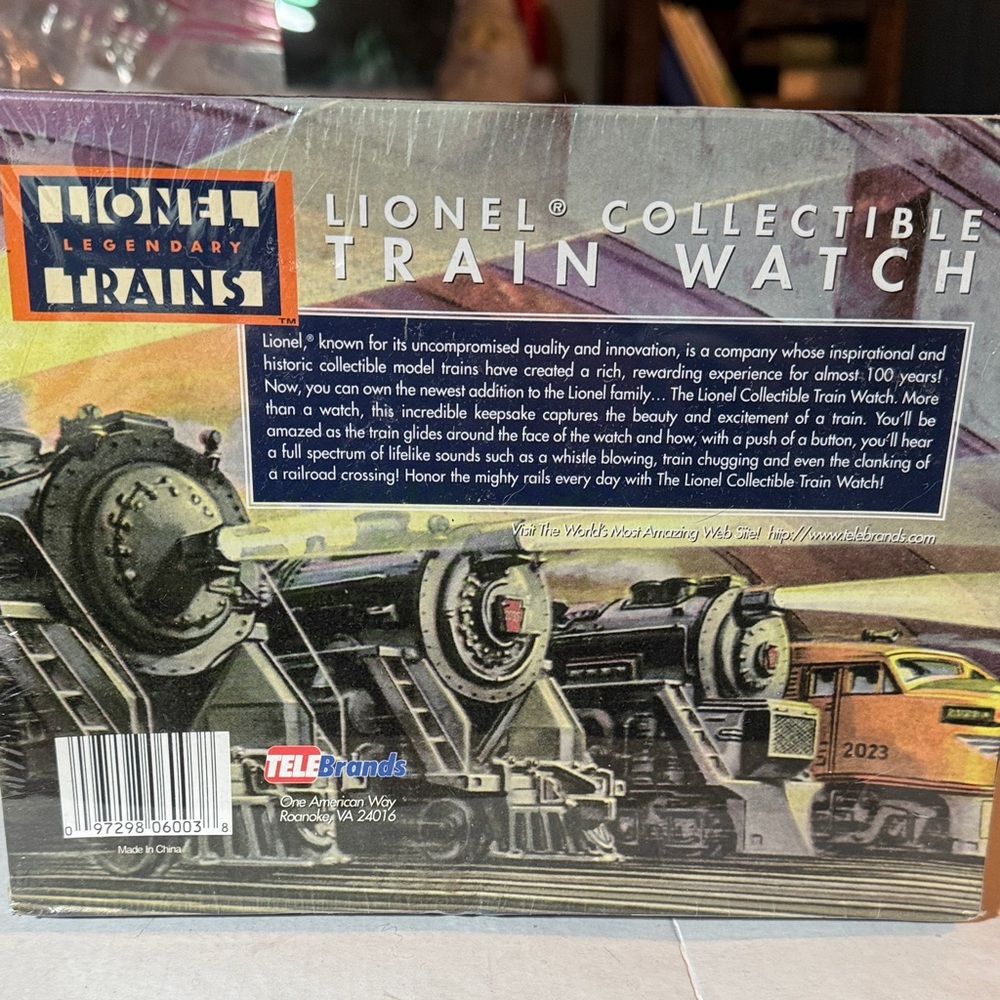 Lionel Collectible Train Watch - New in Original Box - Picture 2 of 3
